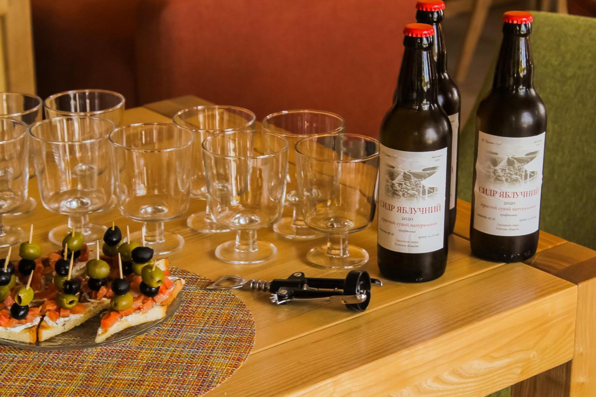 The Village Wine Chernyakhov Ngoại thất bức ảnh